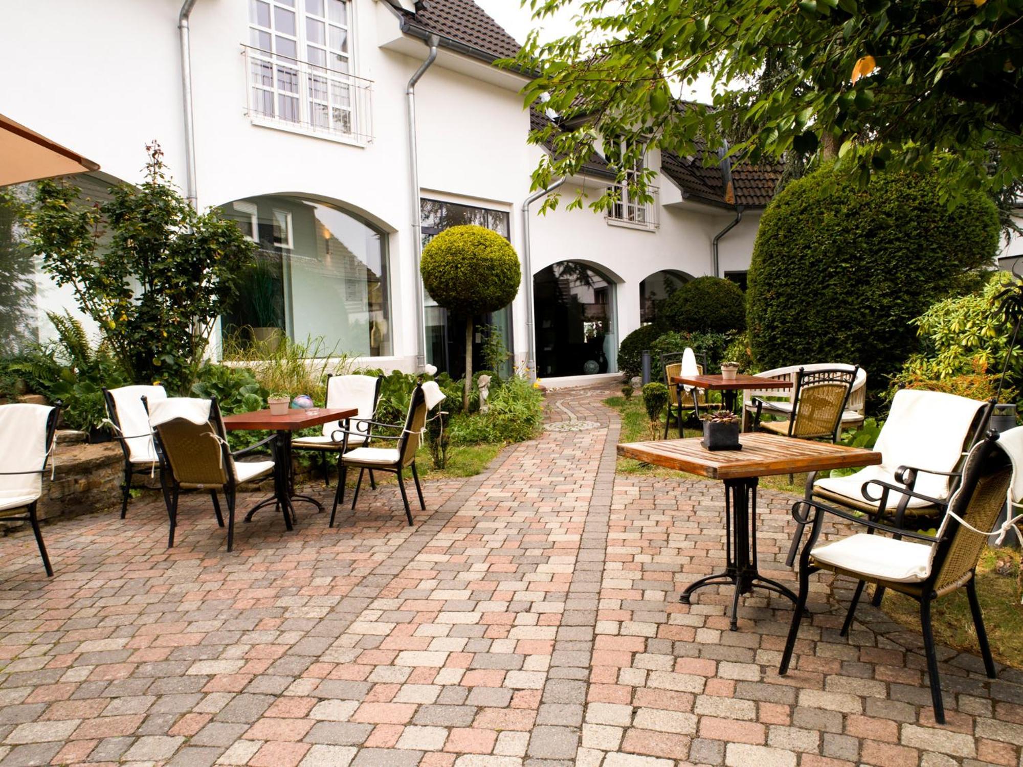 Romantik Hotel Neuhaus Iserlohn Exteriör bild